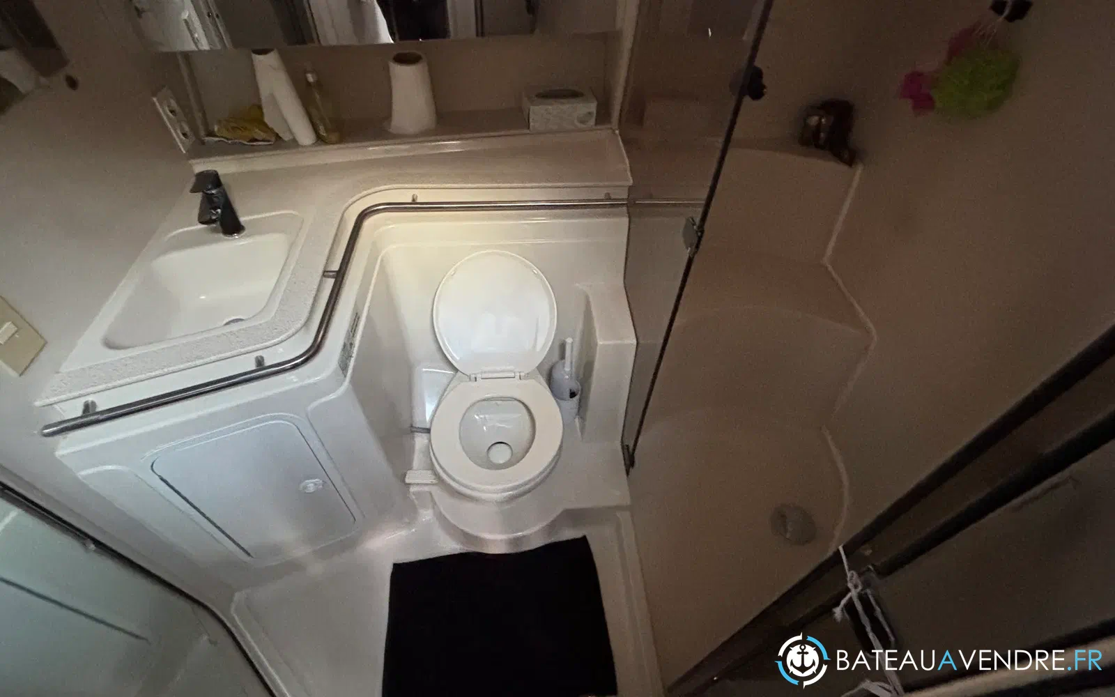 slider 40 Cruisers Yachts 4270 Esprit