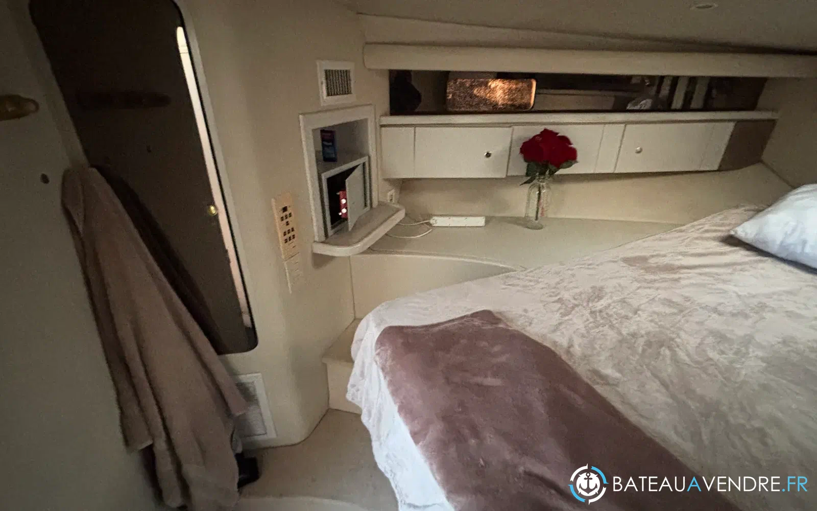 slider 42 Cruisers Yachts 4270 Esprit