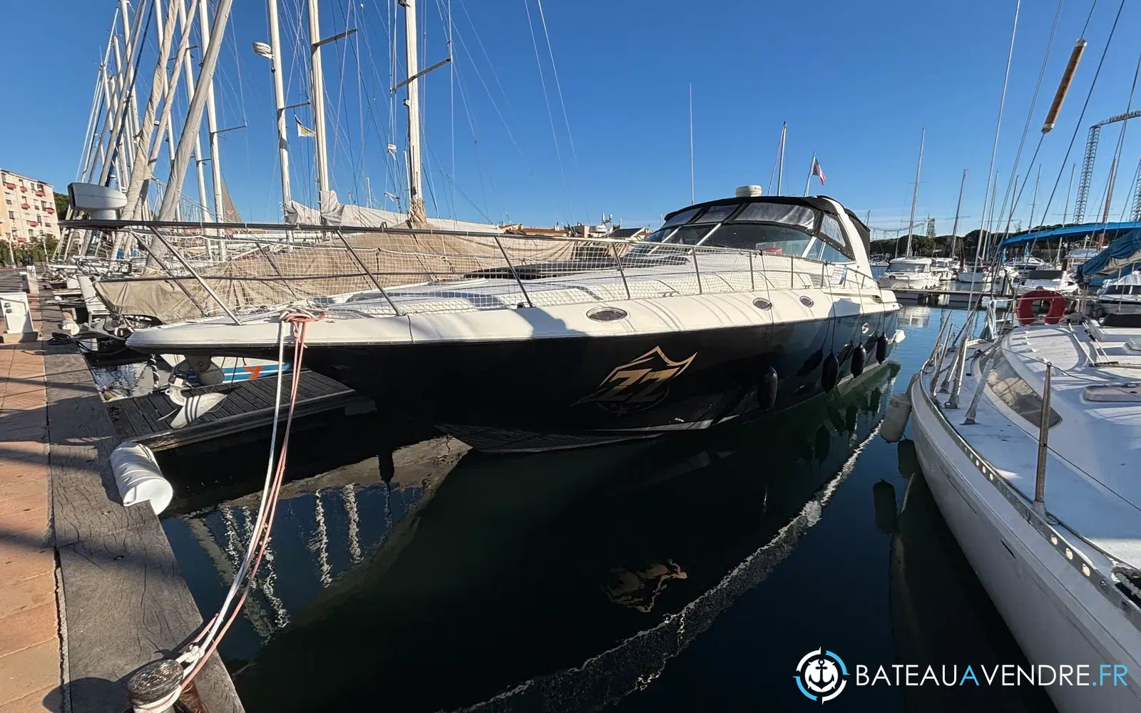 slider 1 Cruisers Yachts 4270 Esprit