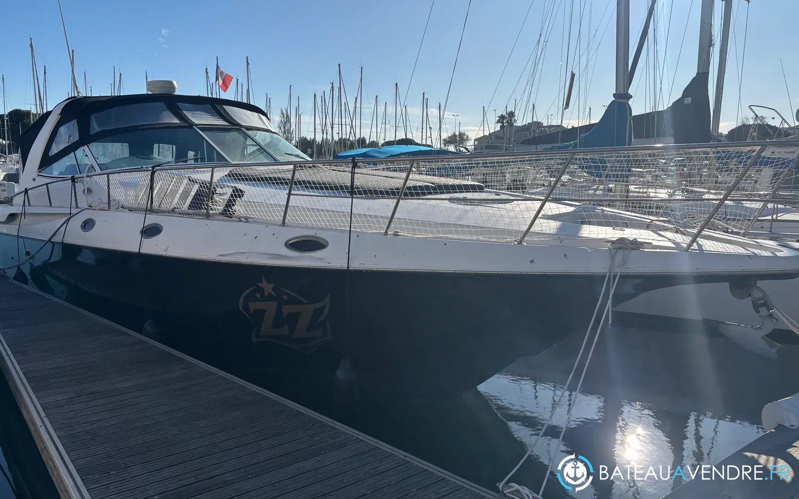 slider 2 Cruisers Yachts 4270 Esprit