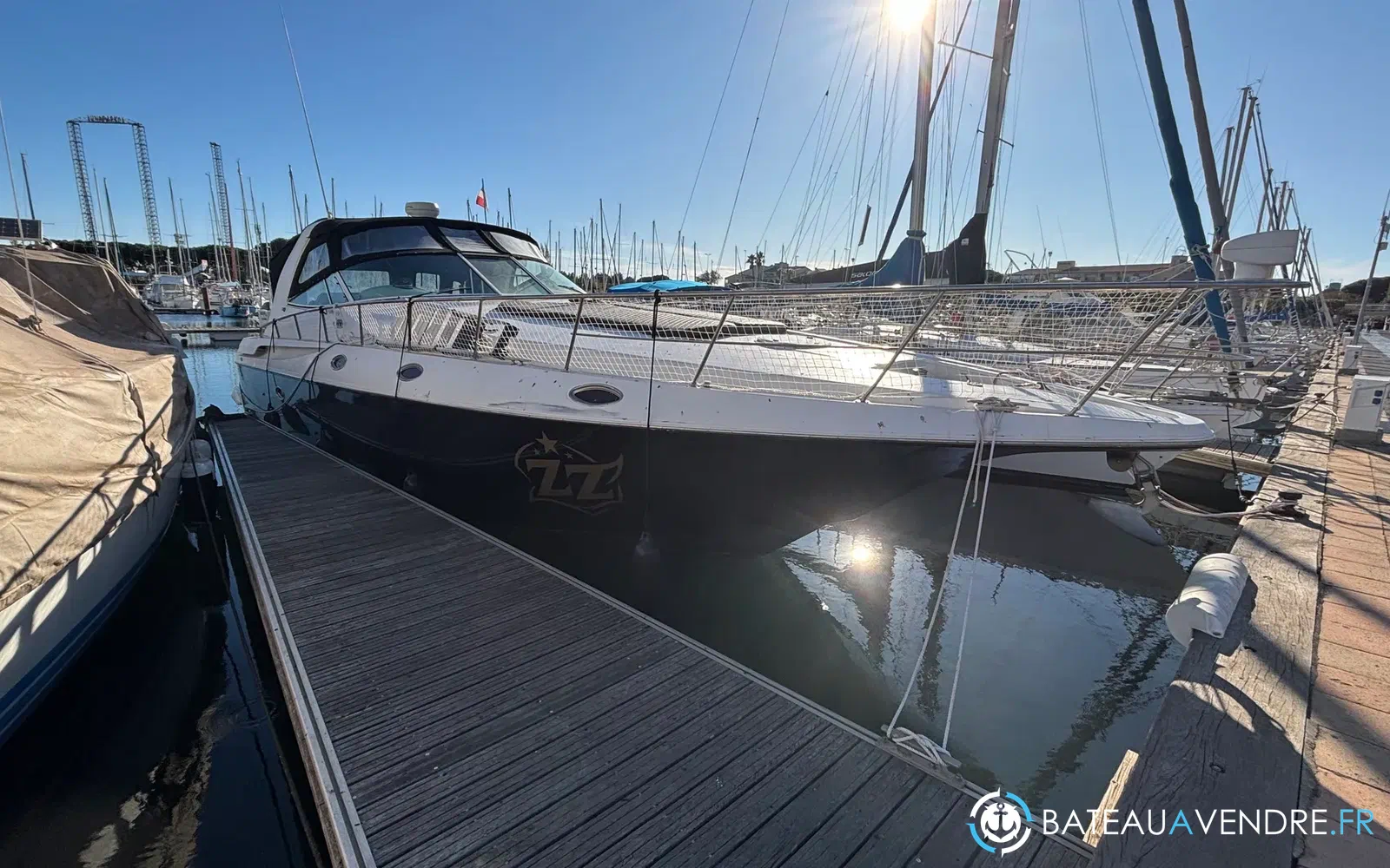 slider 3 Cruisers Yachts 4270 Esprit