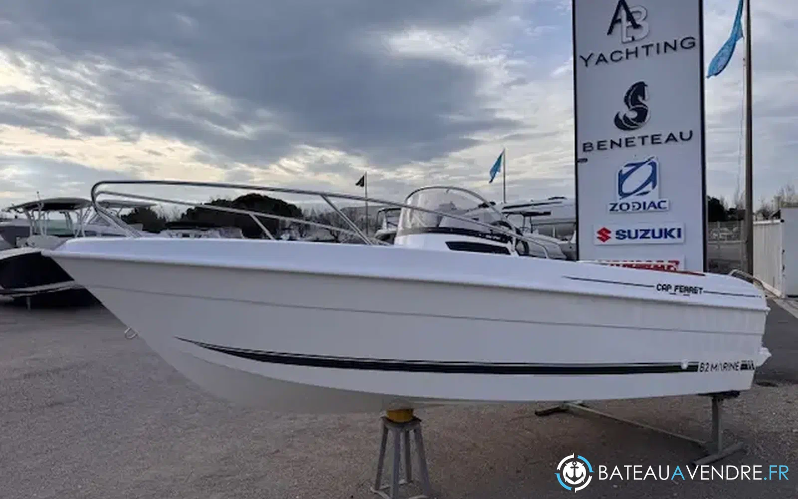 slider 3 B2 Marine Cap Ferret 522 Open