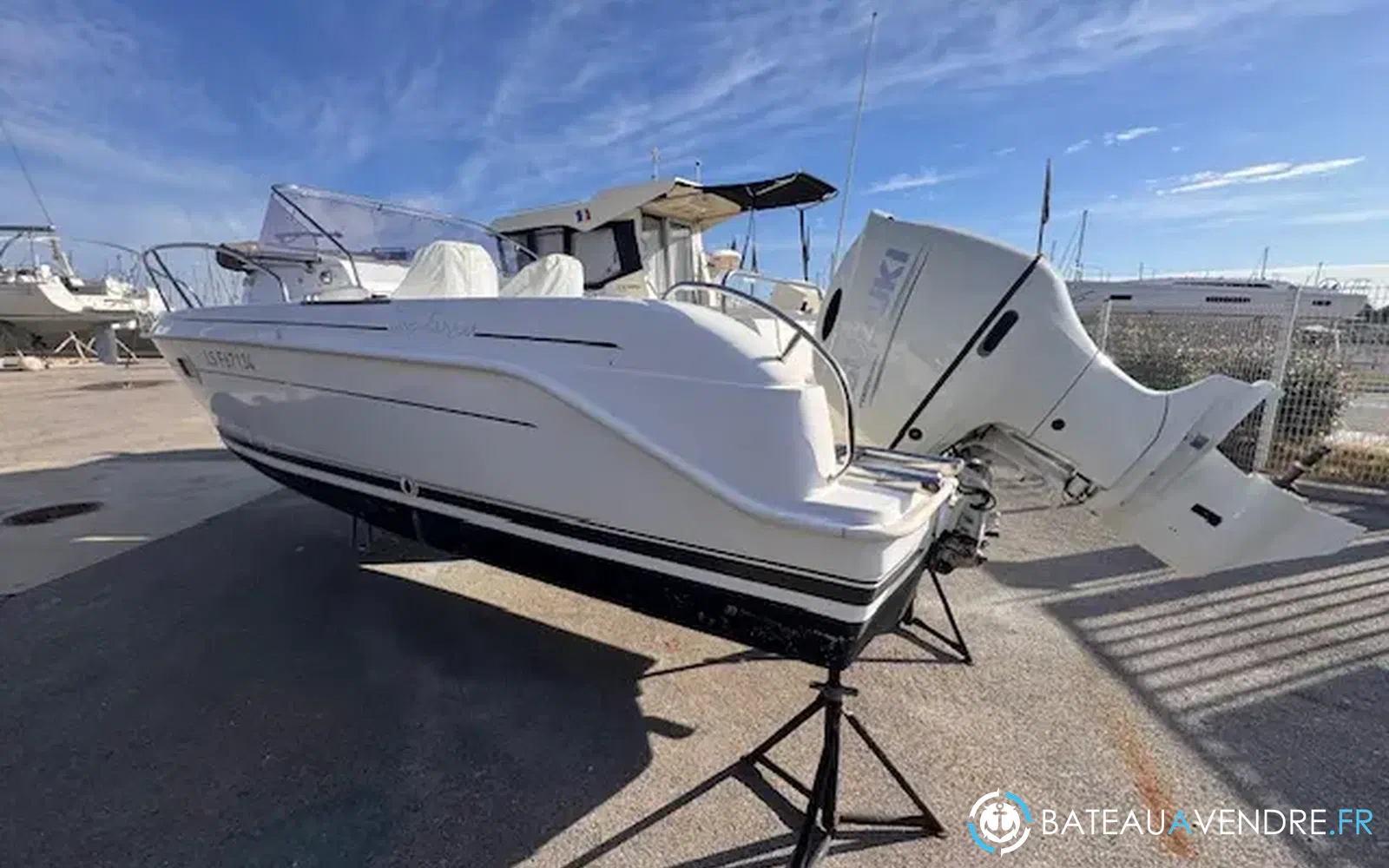 slider 2 B2 Marine Cap Ferret 652 Cabin Cruiser