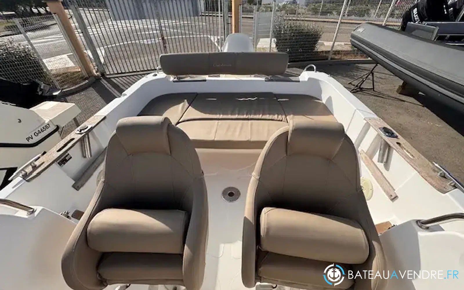 slider 5 B2 Marine Cap Ferret 652 Cabin Cruiser