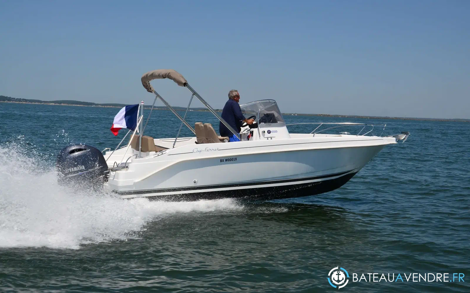 slider 1 B2 Marine Cap Ferret 702 Open