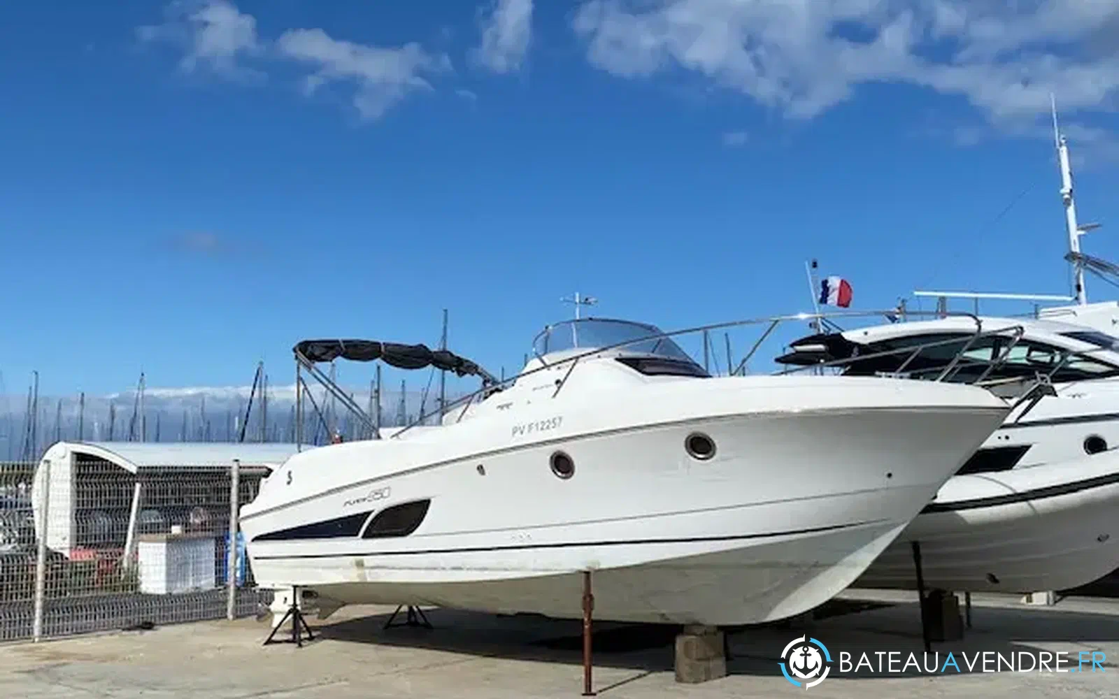 slider 0 Beneteau Flyer 850 Sun Deck