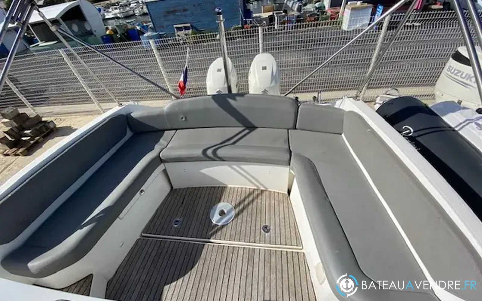 slider 4 Beneteau Flyer 850 Sun Deck