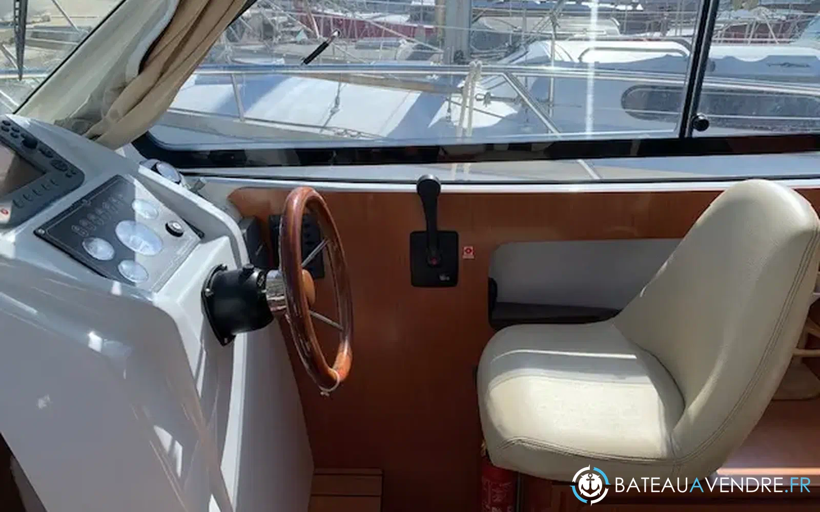 slider 9 Beneteau Antares 8