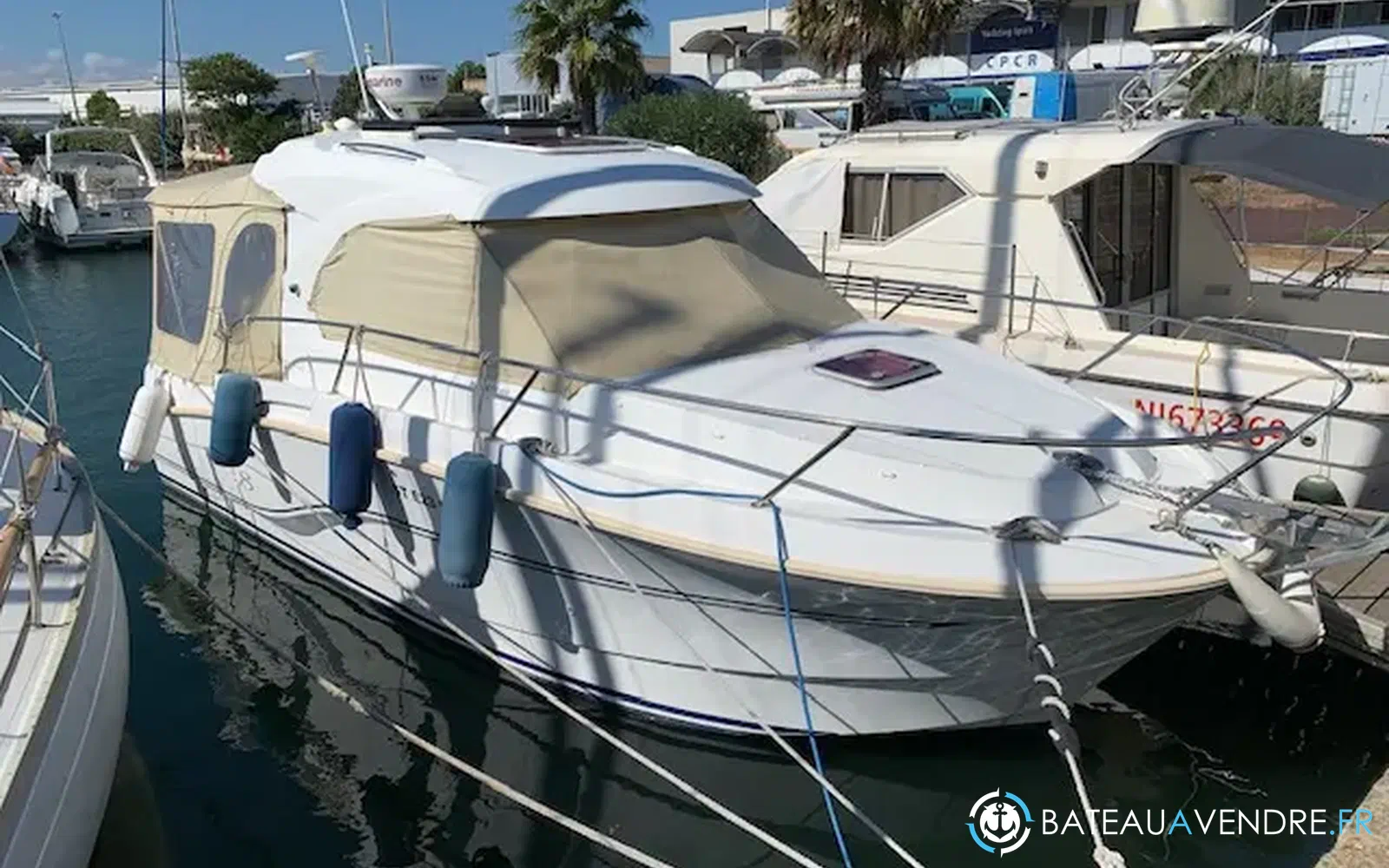 slider 1 Beneteau Antares 8