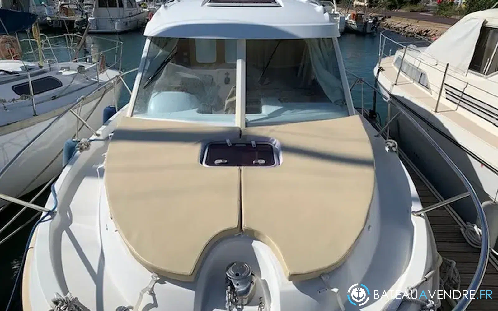 slider 3 Beneteau Antares 8