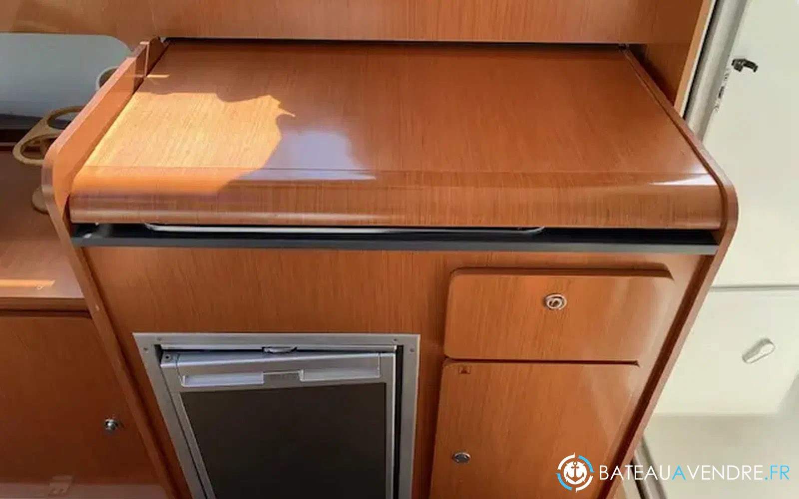 slider 6 Beneteau Antares 8