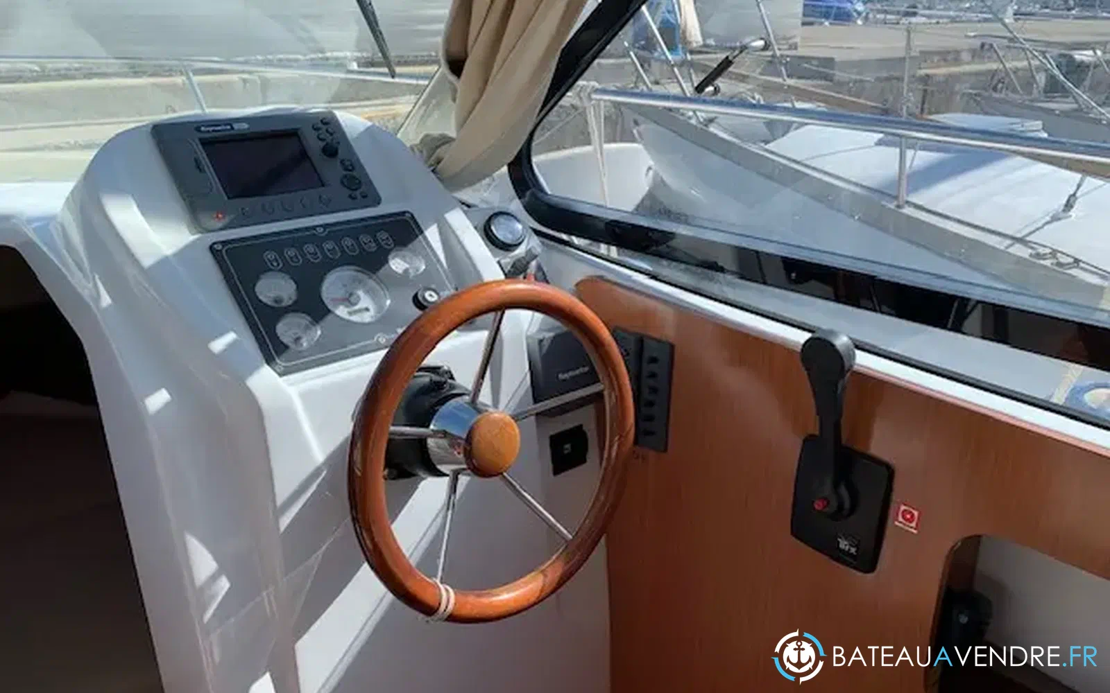 slider 8 Beneteau Antares 8