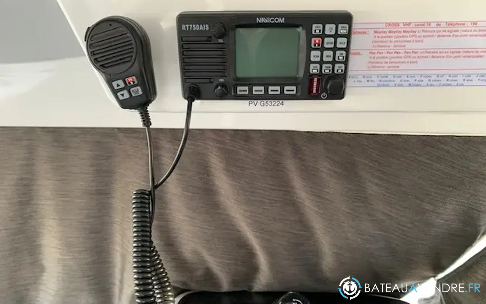 slider 12 Beneteau Antares 8 OB V2