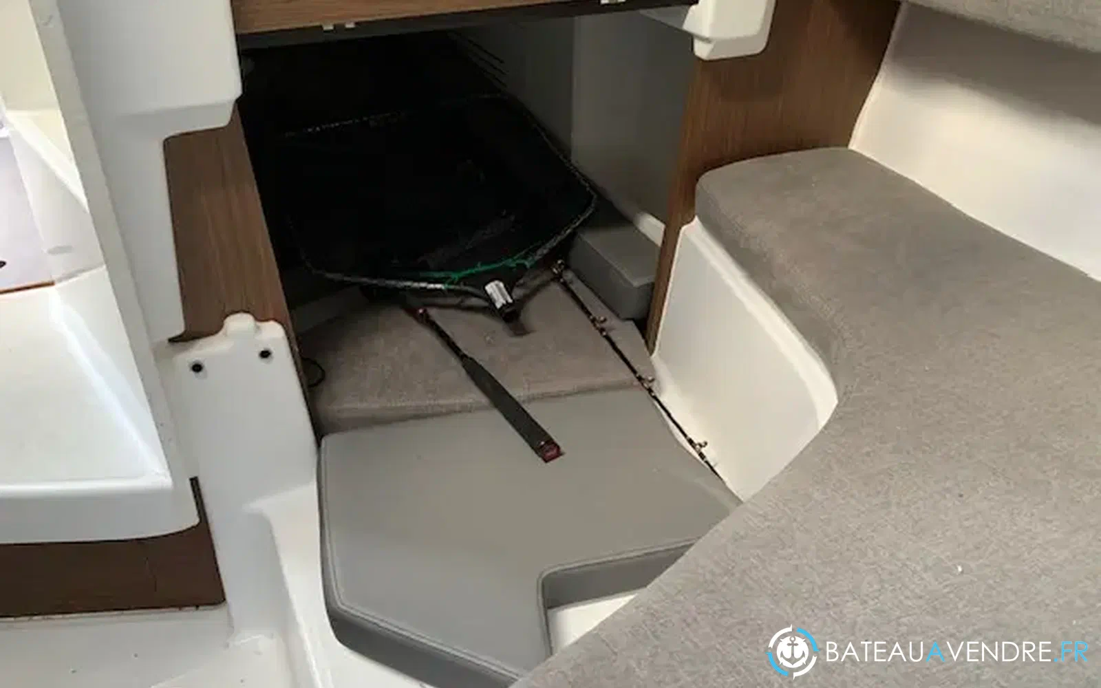 slider 14 Beneteau Antares 8 OB V2