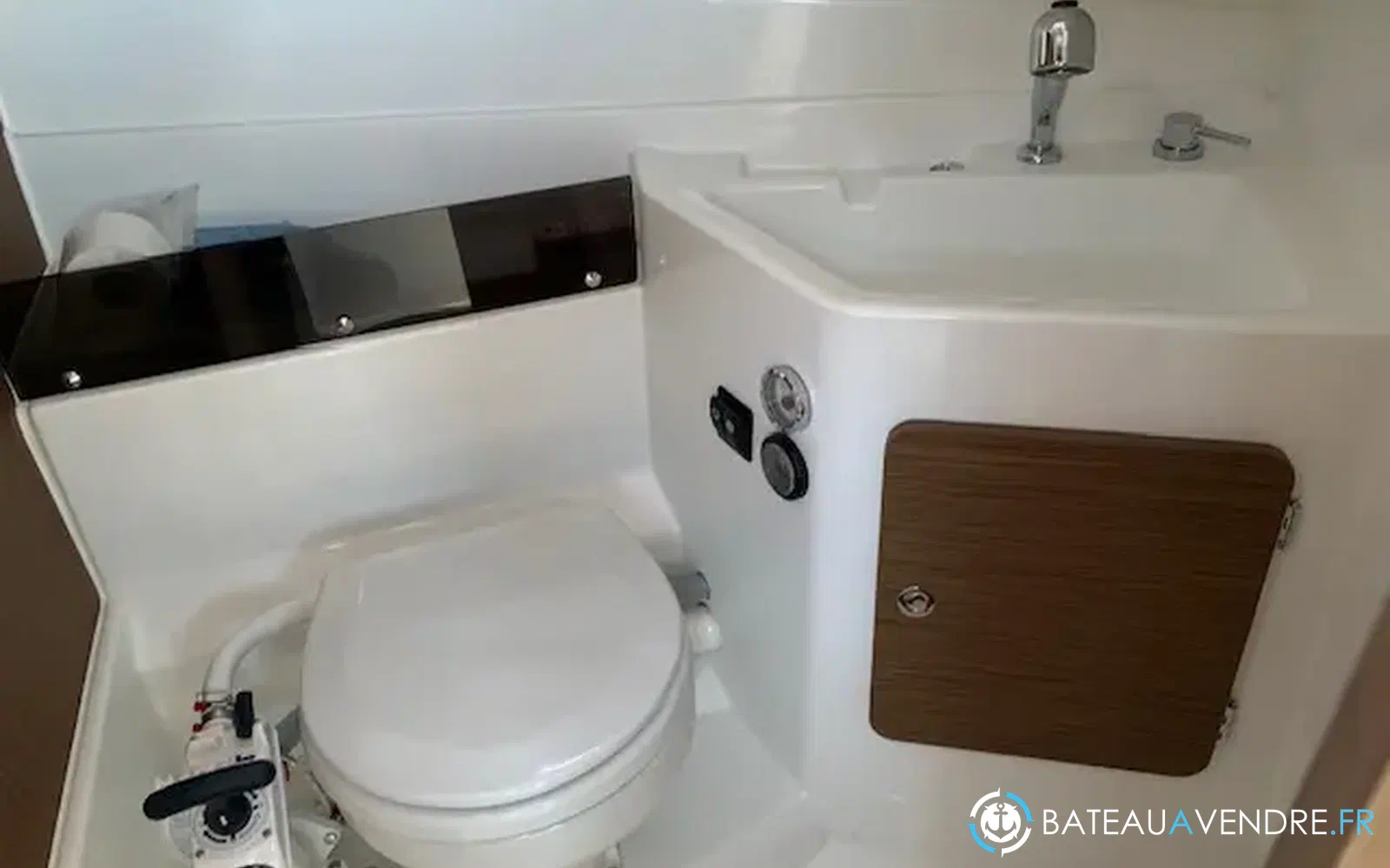 slider 15 Beneteau Antares 8 OB V2