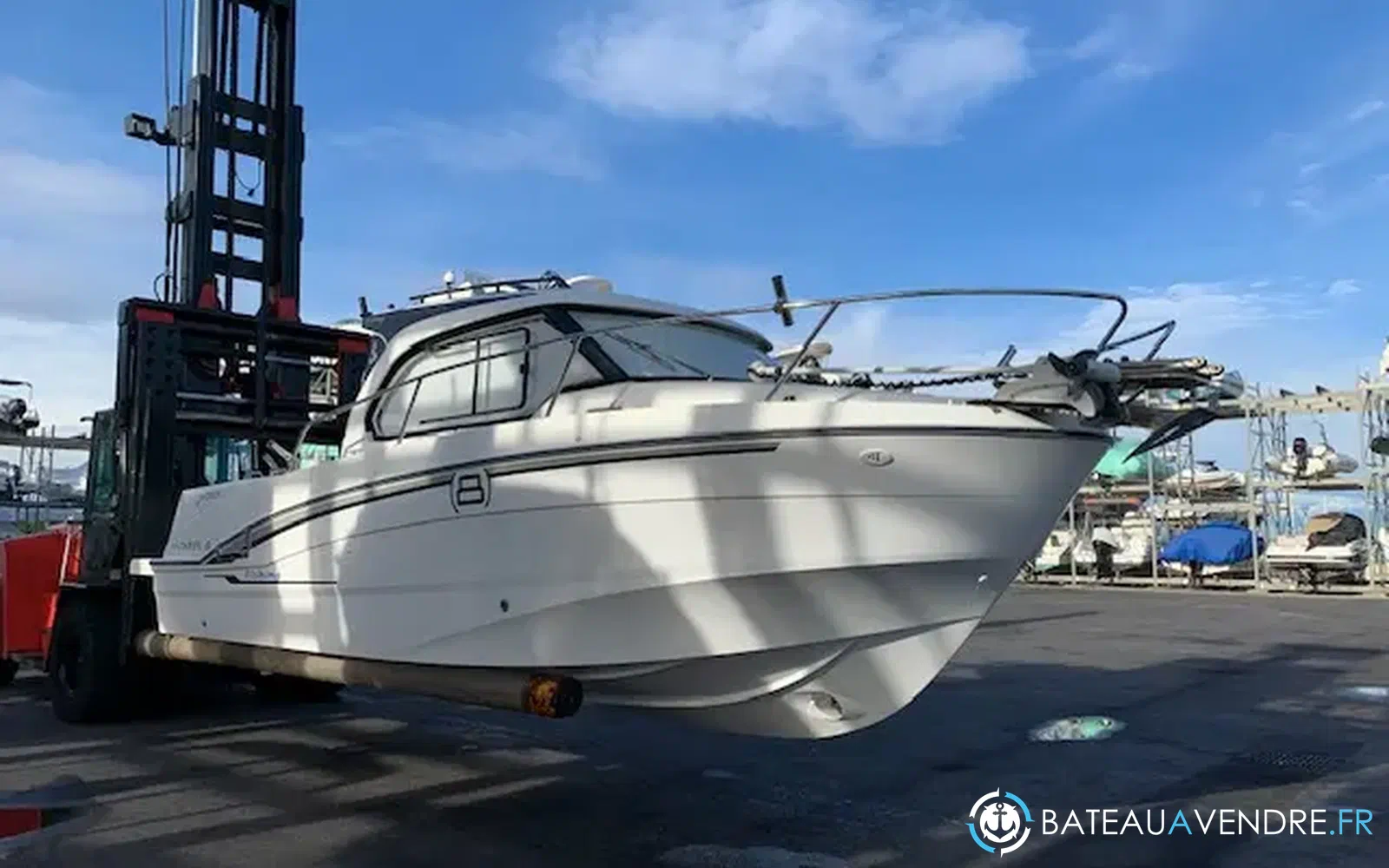 slider 1 Beneteau Antares 8 OB V2