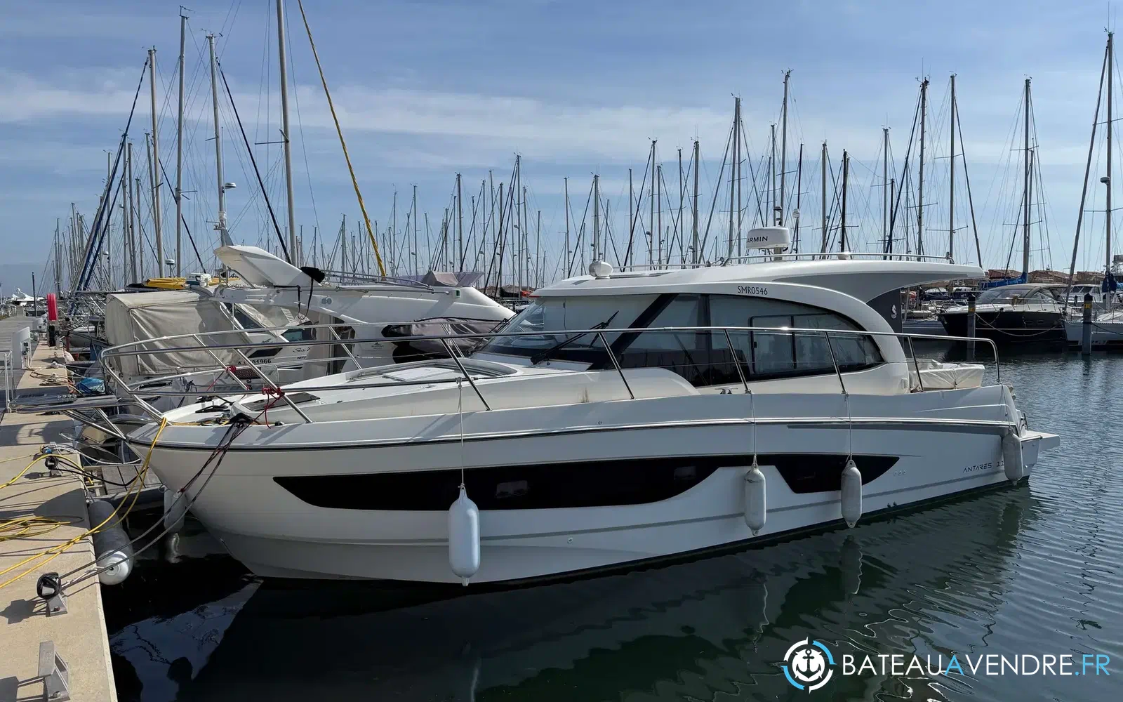 slider 9 Beneteau Antares 11 OB