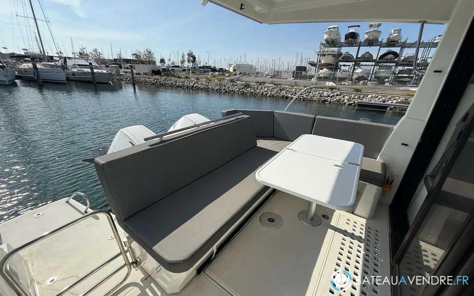slider 11 Beneteau Antares 11 OB