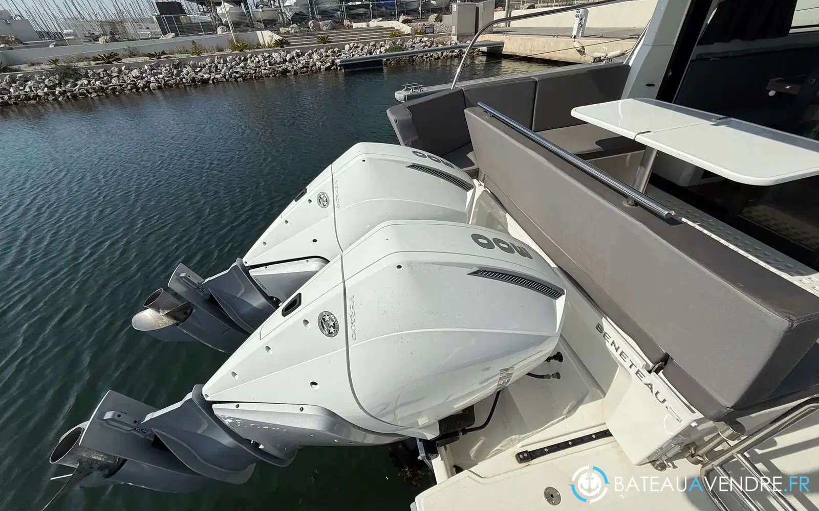 slider 12 Beneteau Antares 11 OB