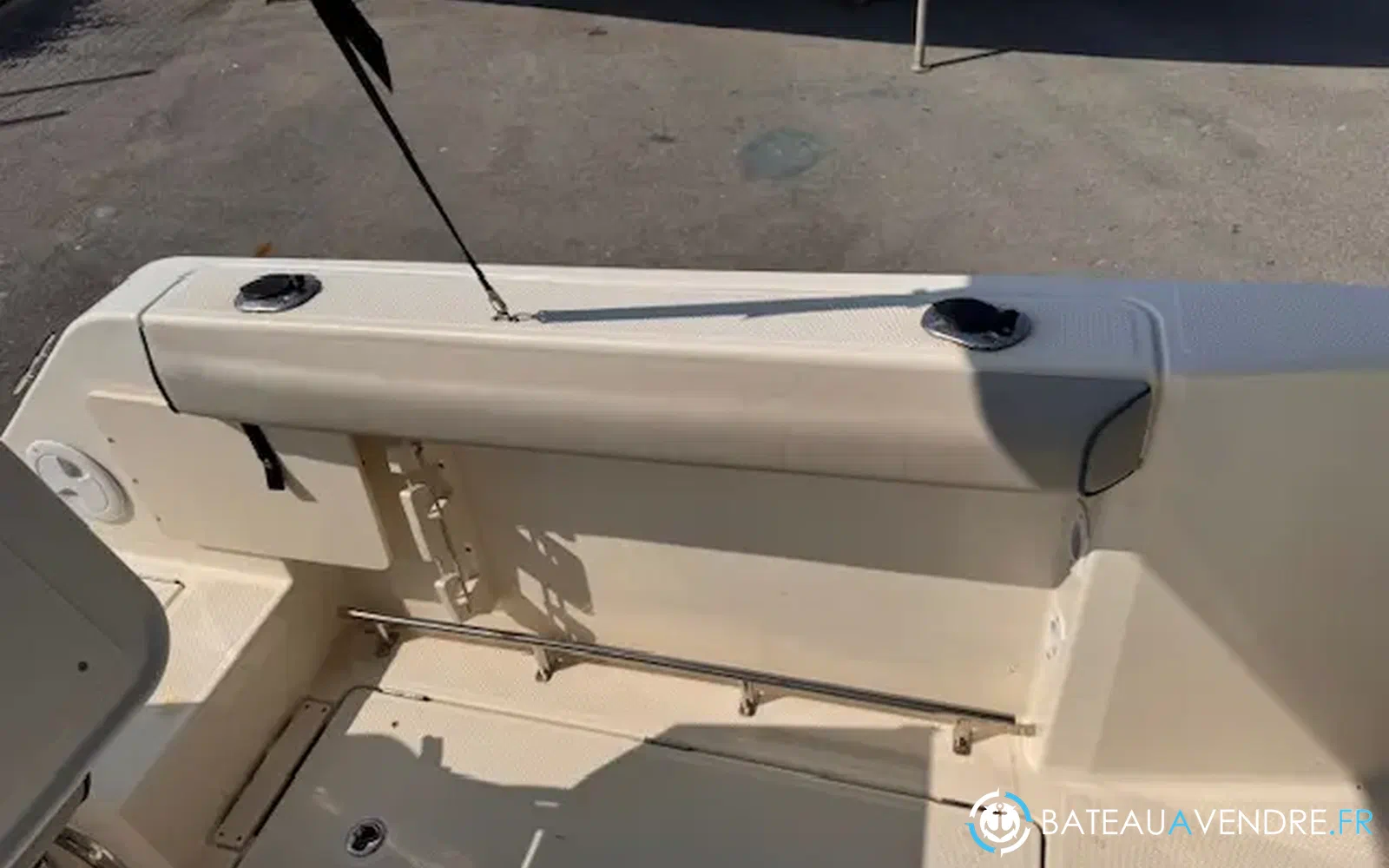 slider 4 Quicksilver Activ 705 Pilothouse