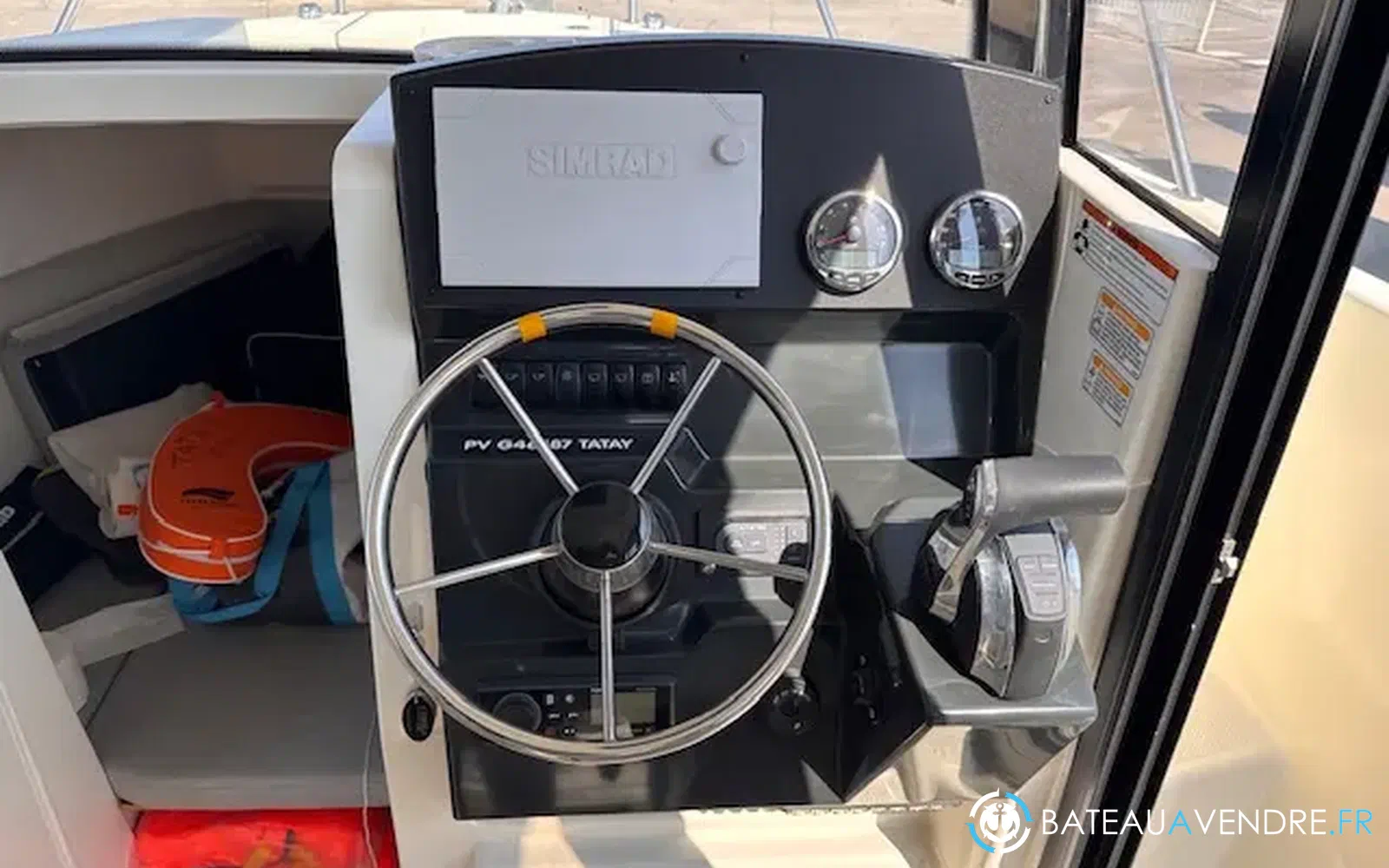slider 8 Quicksilver Activ 705 Pilothouse