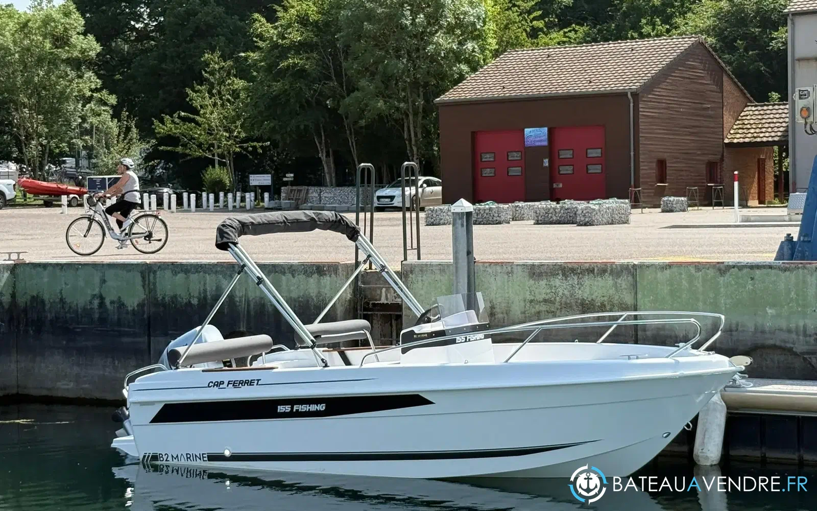 slider 12 B2 Marine 155 Fishing