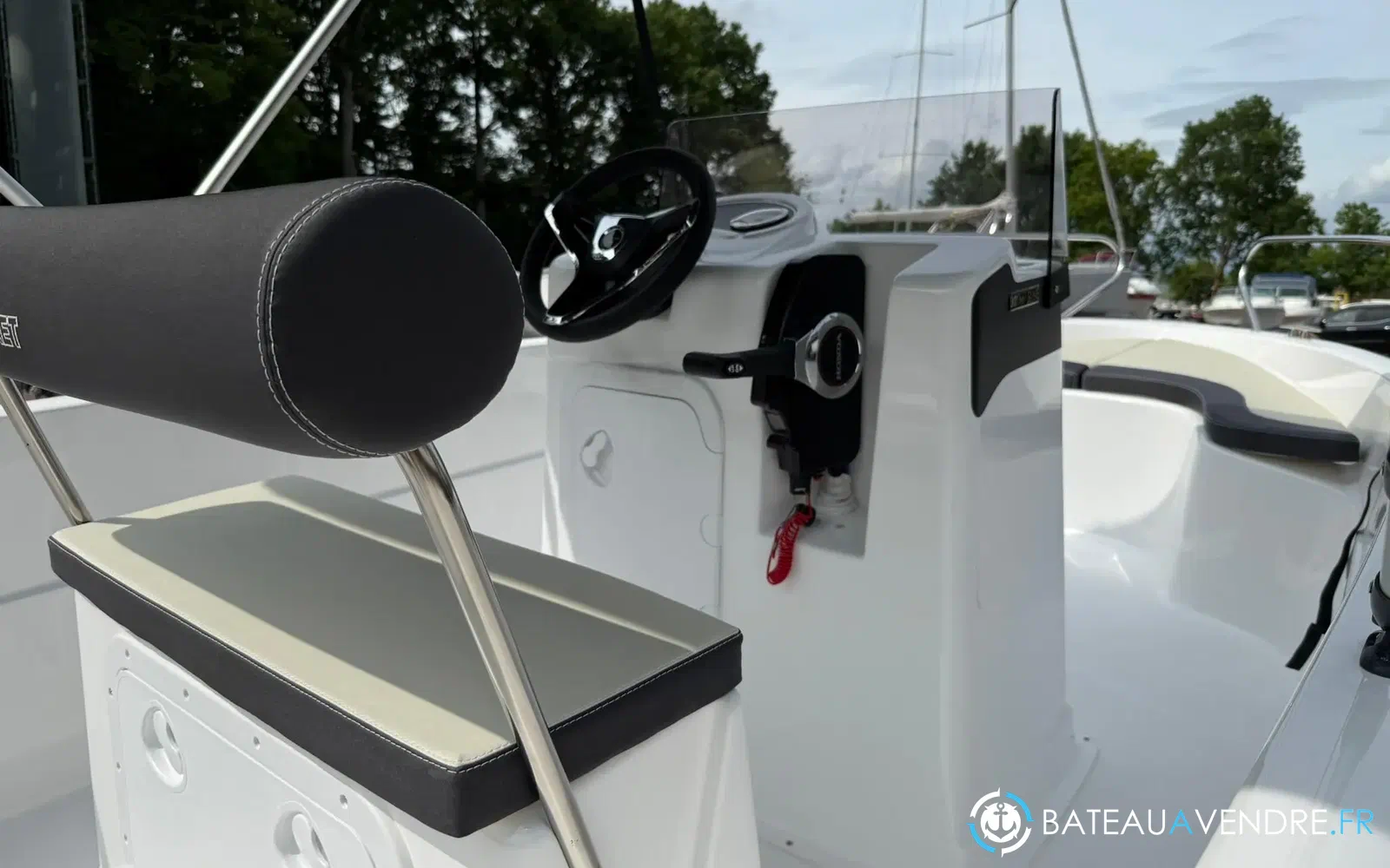 slider 3 B2 Marine 155 Fishing