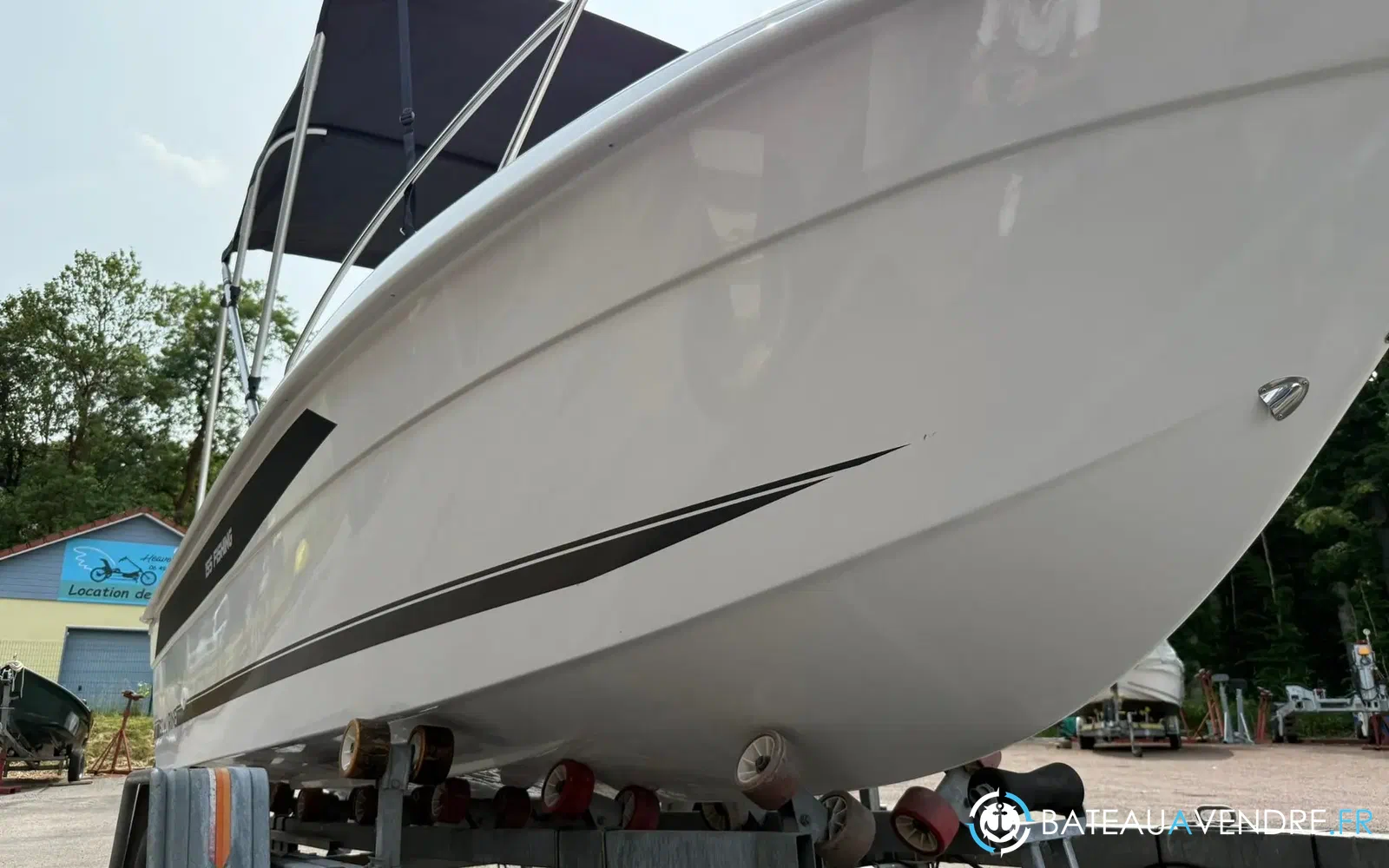 slider 5 B2 Marine 155 Fishing