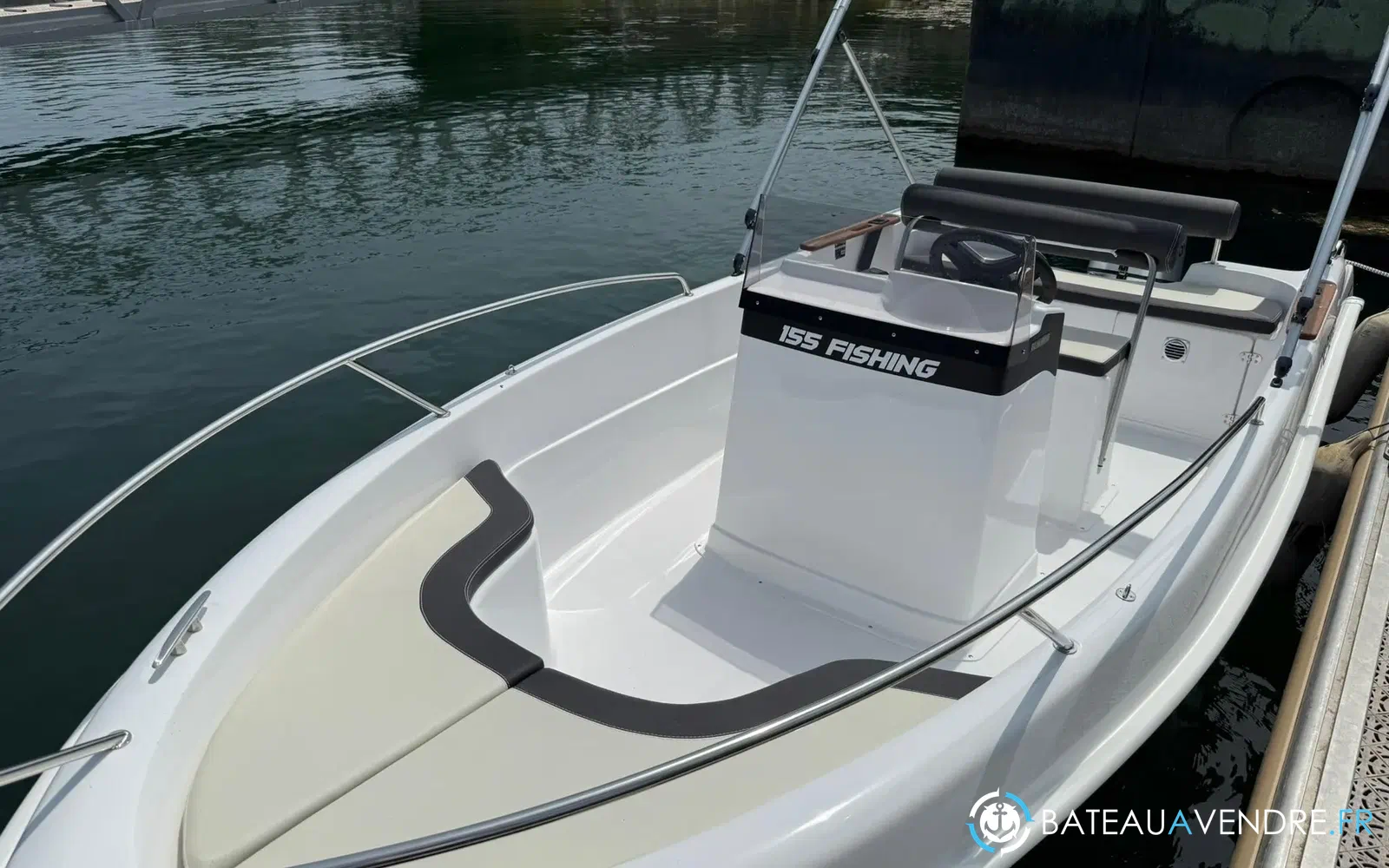 slider 7 B2 Marine 155 Fishing