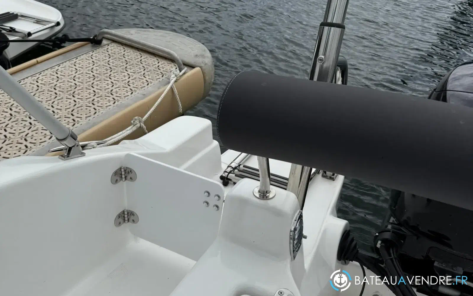 slider 11 B2 Marine 572 Open