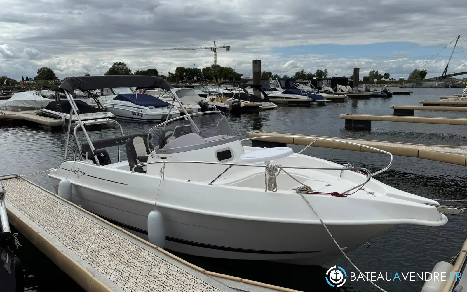 slider 1 B2 Marine 572 Open