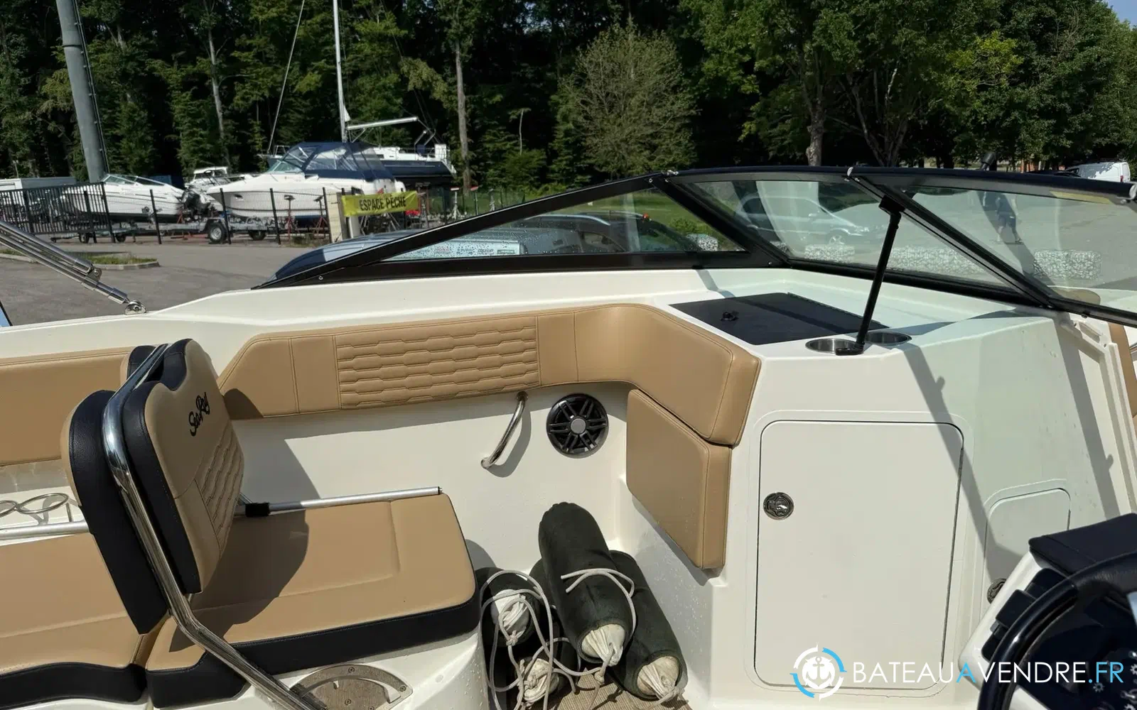 slider 8 Sea Ray 210 SPX OB