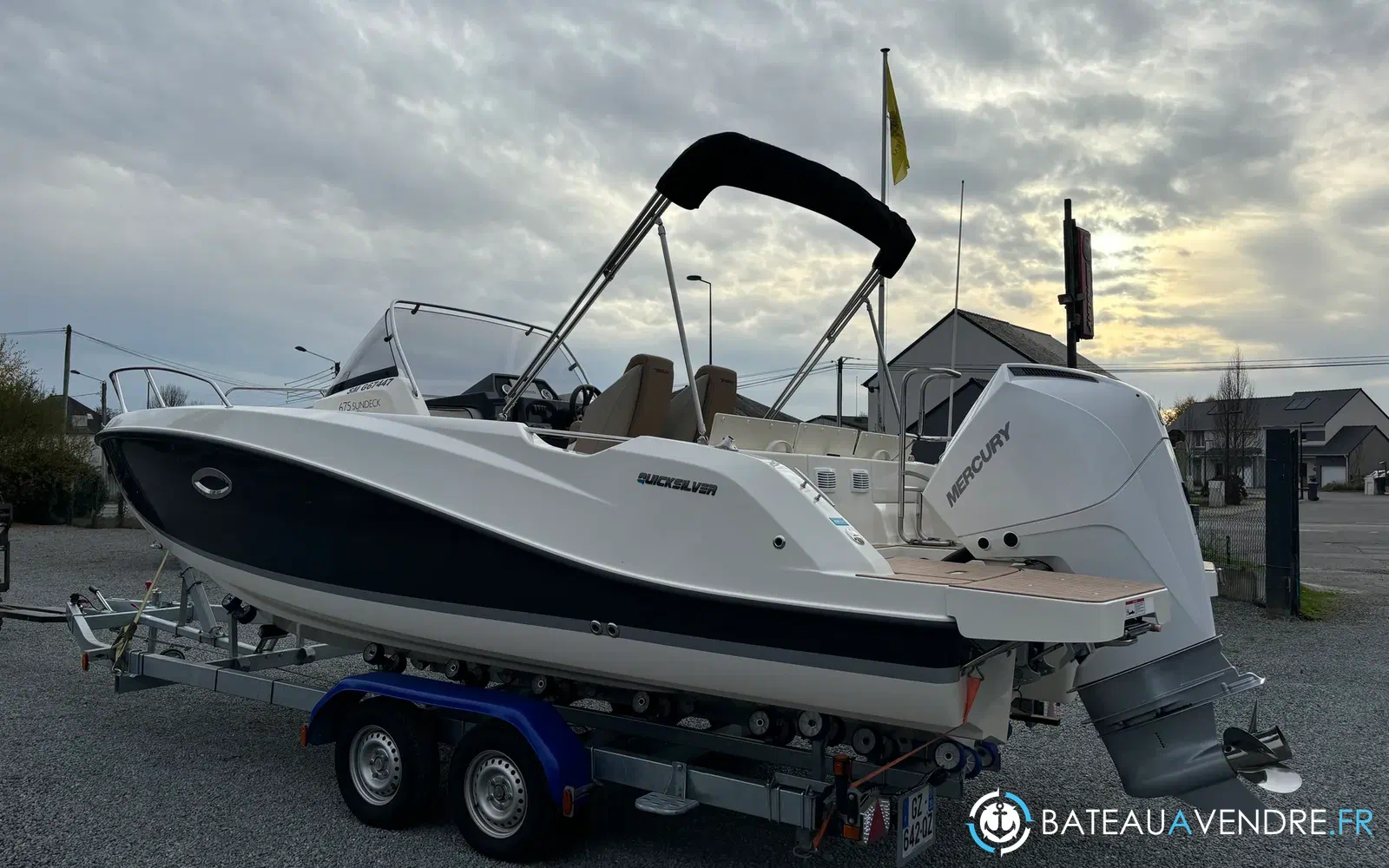 slider 2 Quicksilver Activ 675 Sundeck
