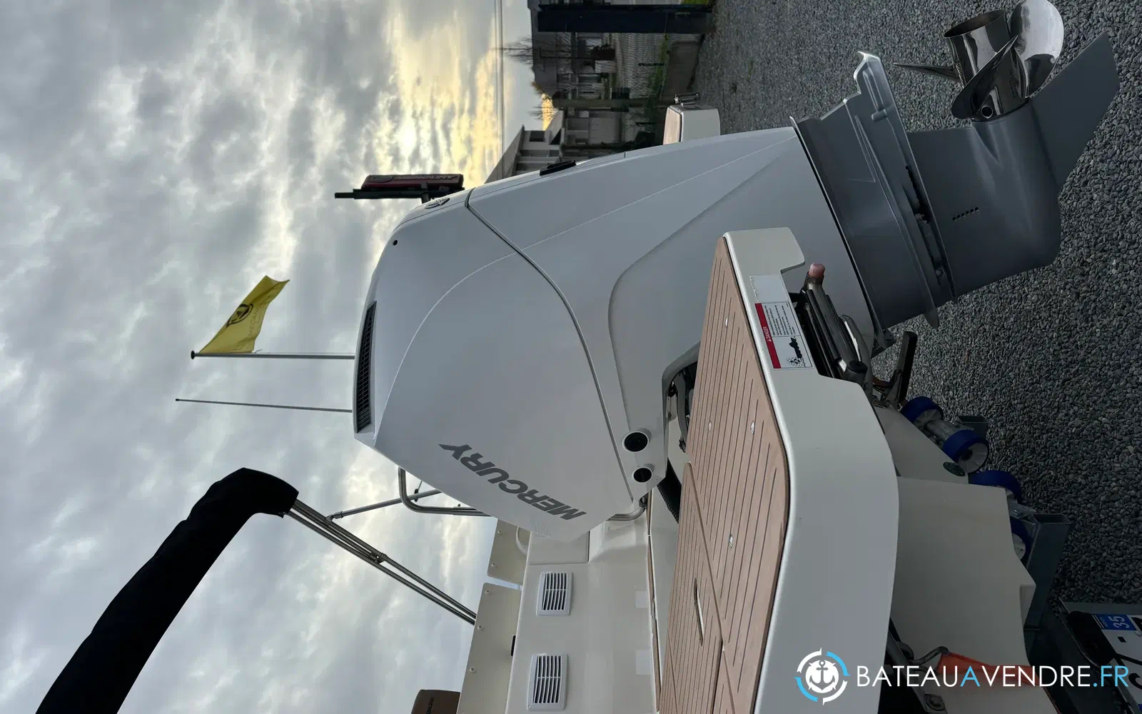 slider 7 Quicksilver Activ 675 Sundeck