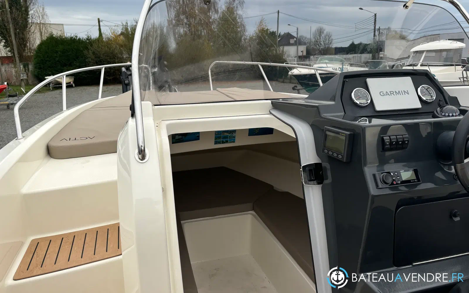 slider 6 Quicksilver Activ 675 Sundeck