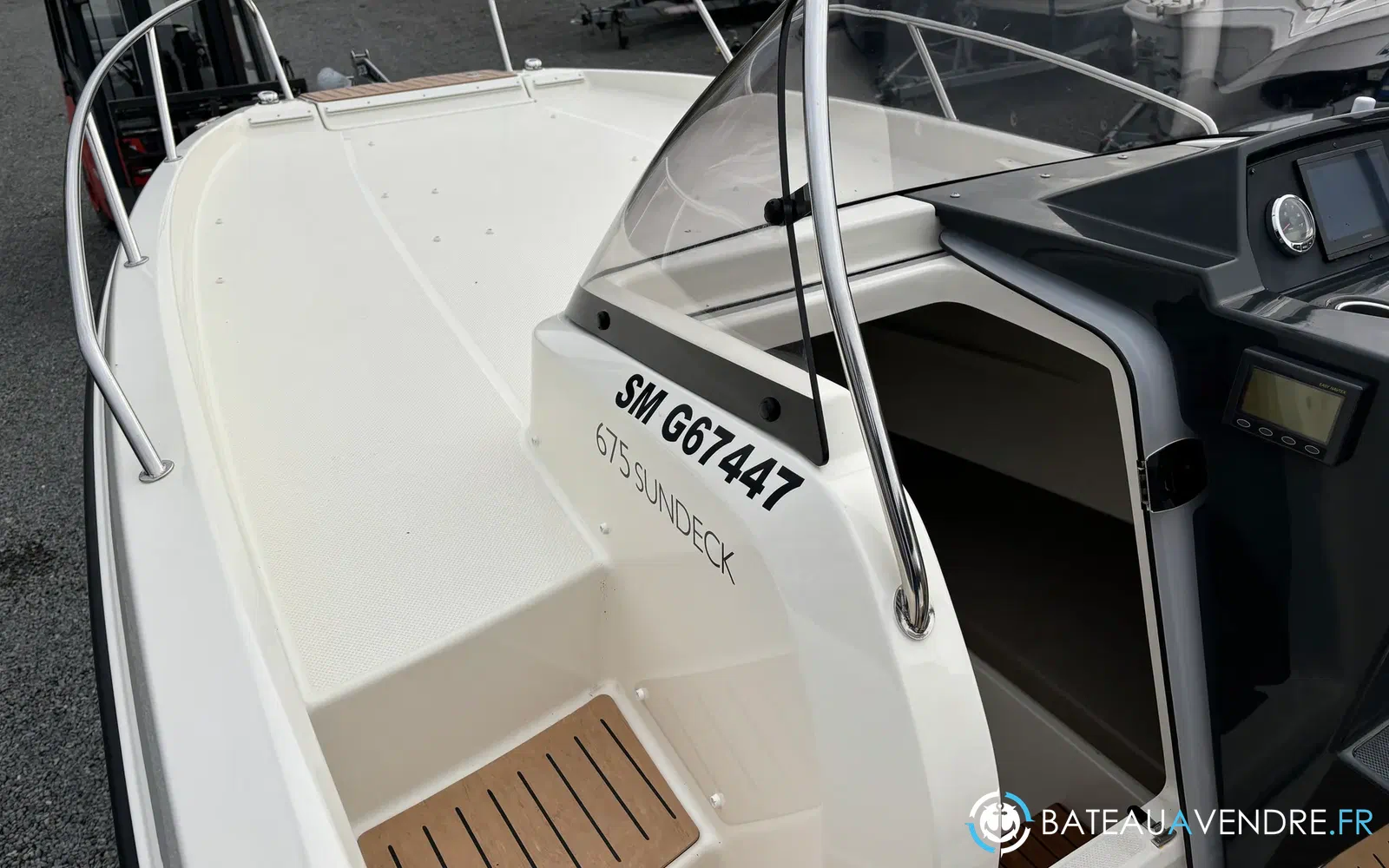slider 12 Quicksilver Activ 675 Sundeck