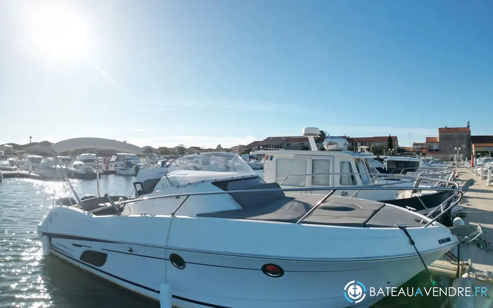 slider 1 Beneteau Flyer 850 Sun Deck