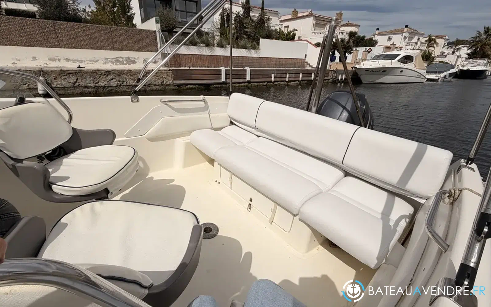 slider 9 Kelt Azura 570 WA