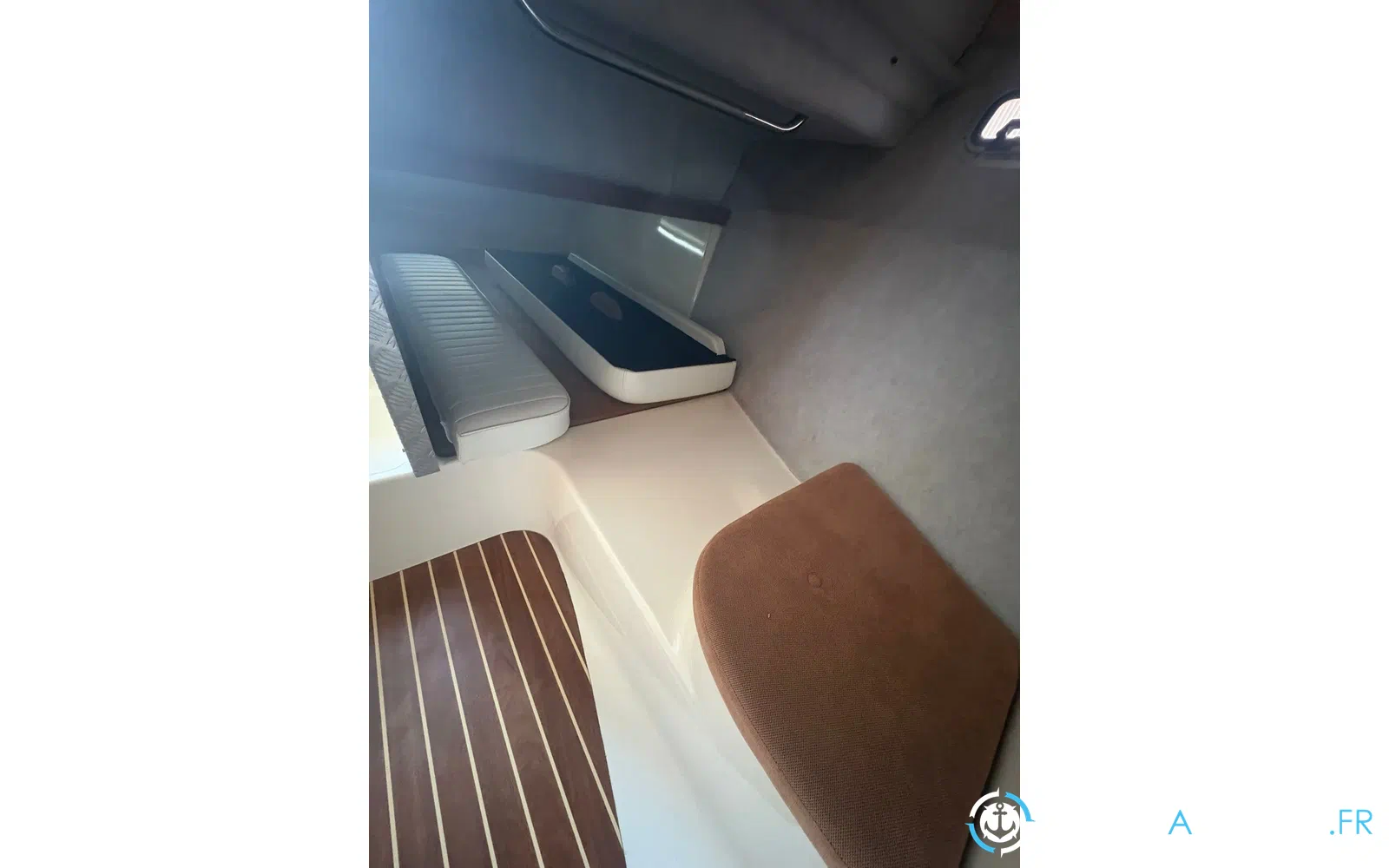 slider 9 Guymarine Evada 740