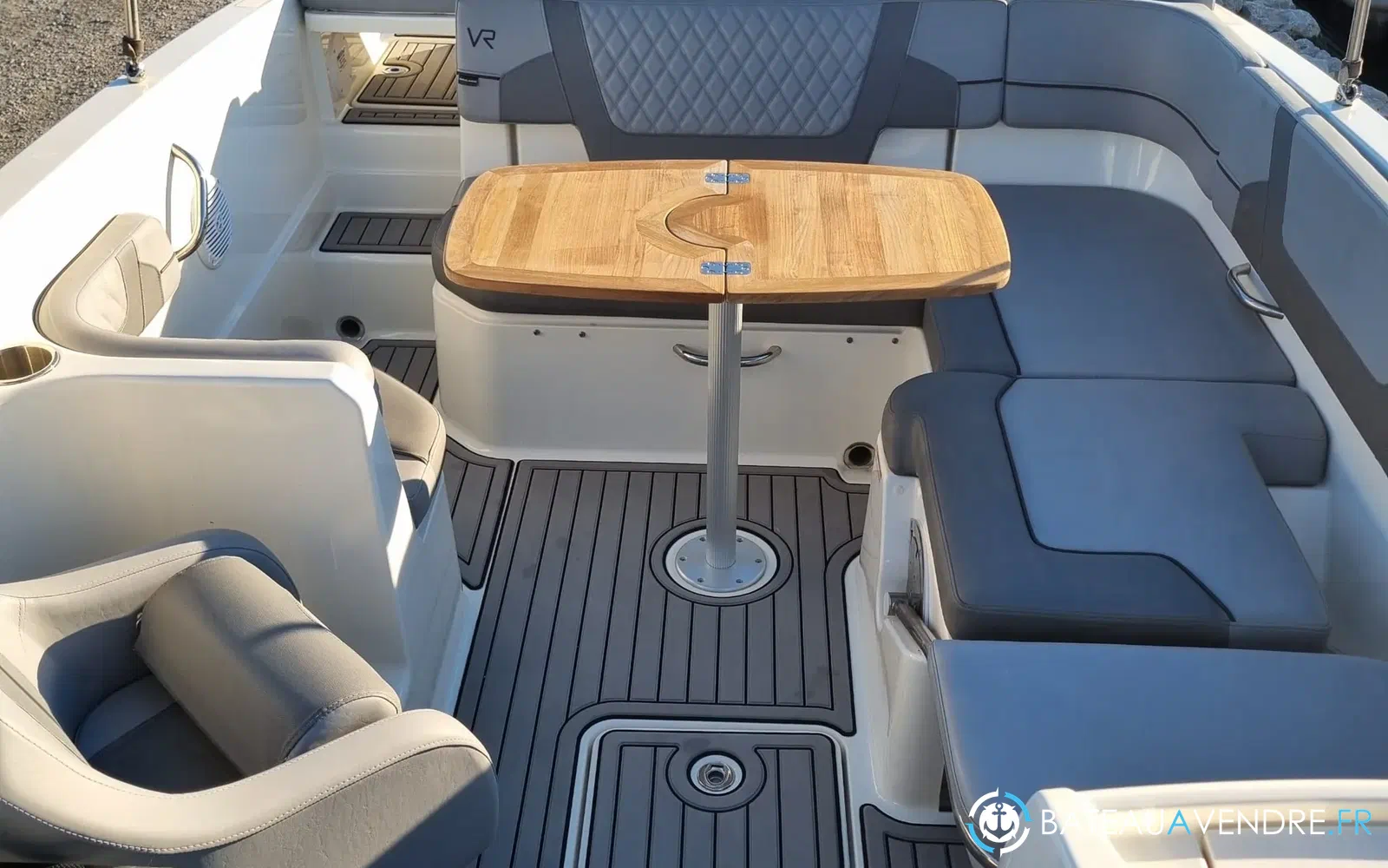 slider 11 Bayliner VR6 OB