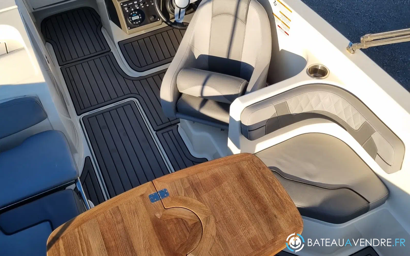 slider 16 Bayliner VR6 OB