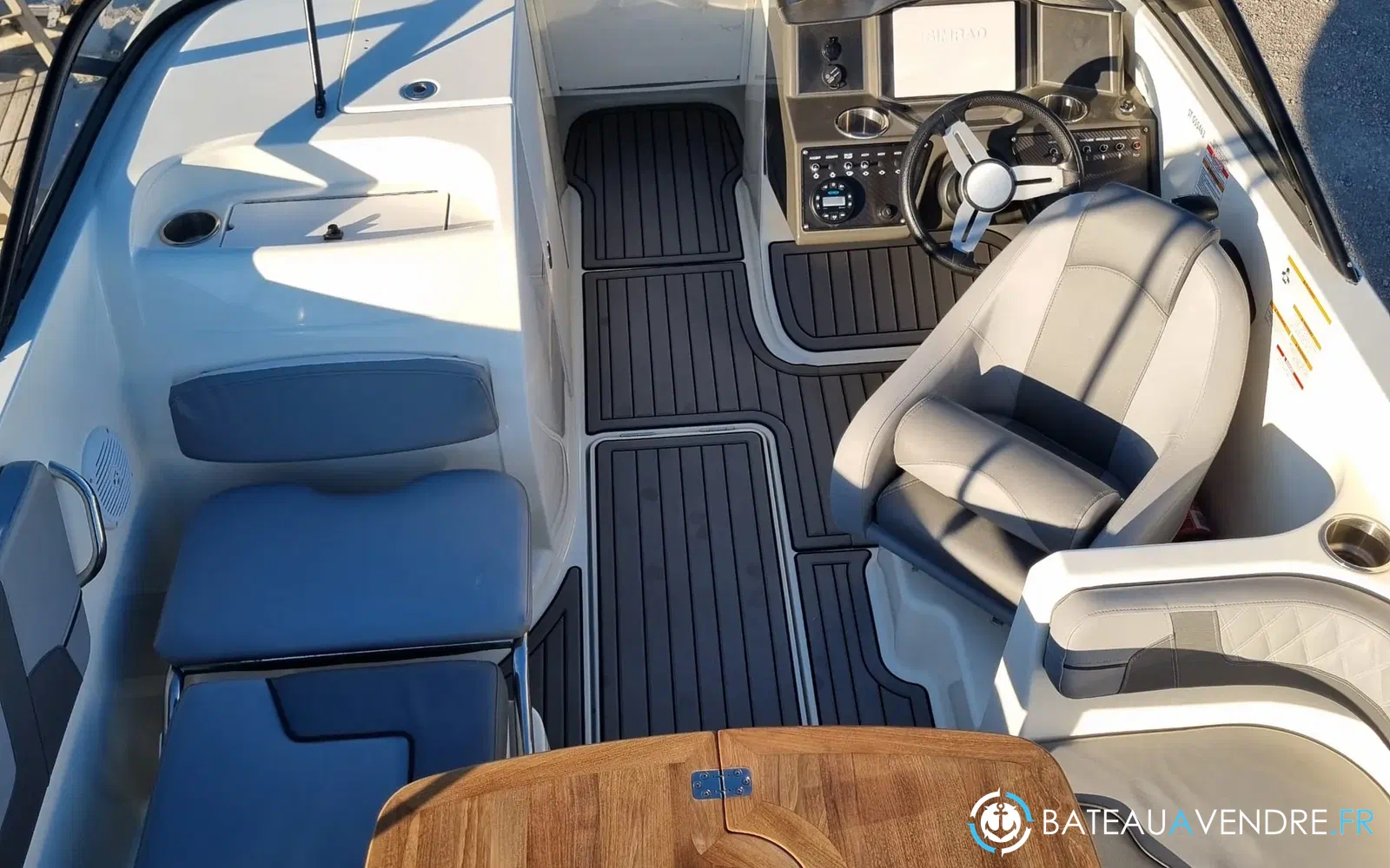 slider 17 Bayliner VR6 OB