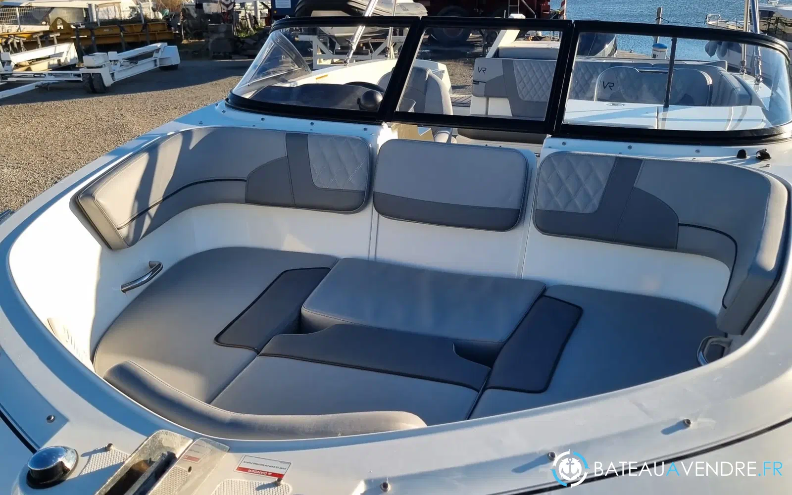 slider 6 Bayliner VR6 OB