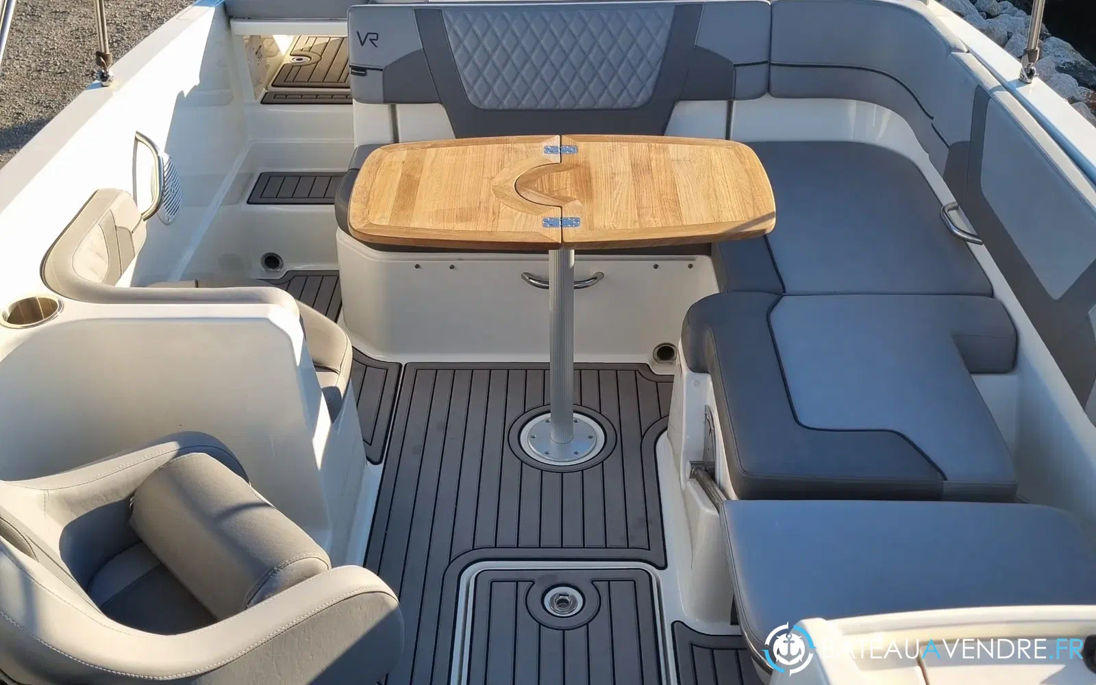 slider 10 Bayliner VR6 OB