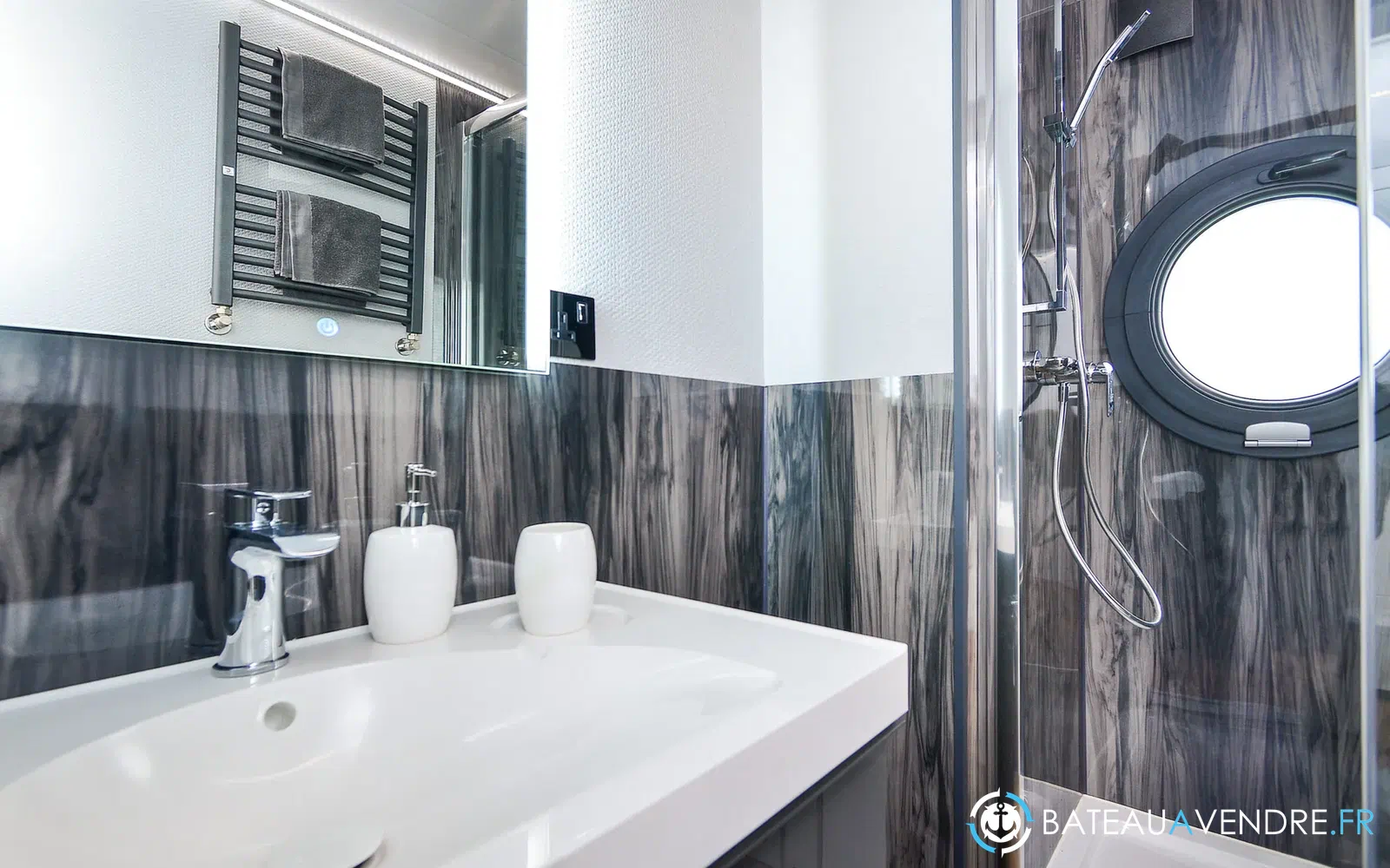 slider 10 La Mare Apartboat XL