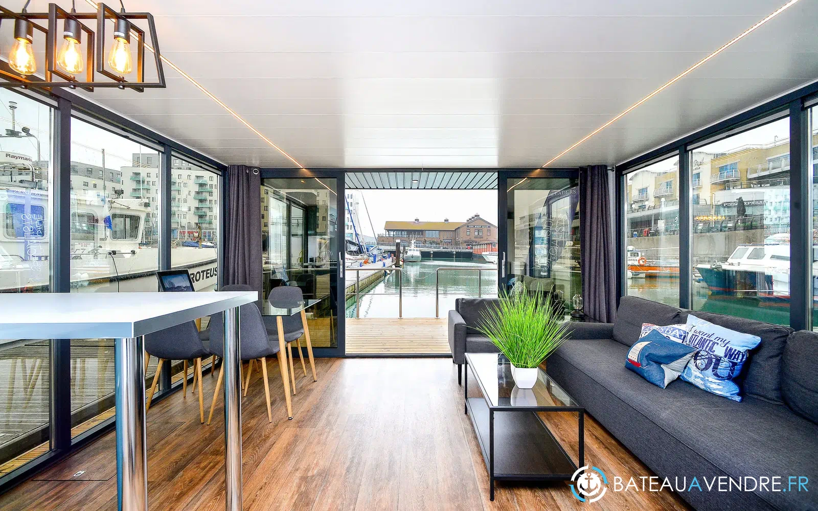 slider 11 La Mare Apartboat XL