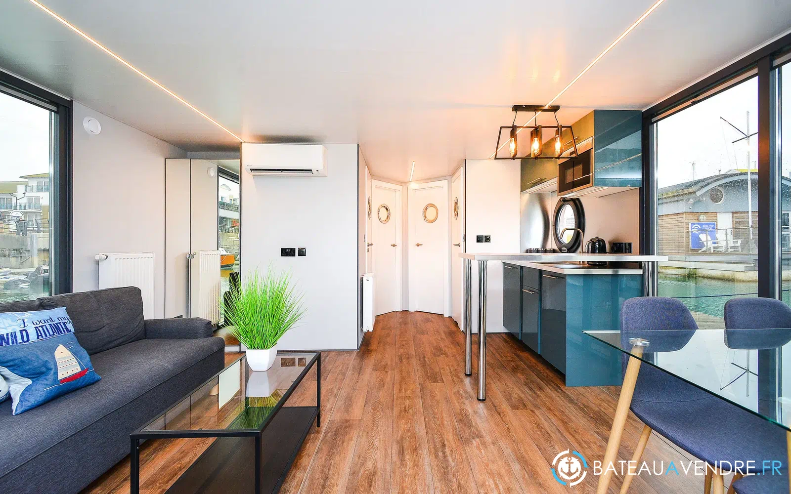 slider 12 La Mare Apartboat XL