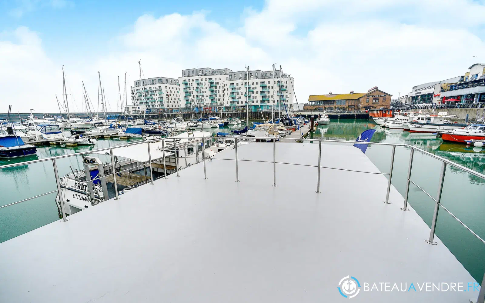 slider 15 La Mare Apartboat XL