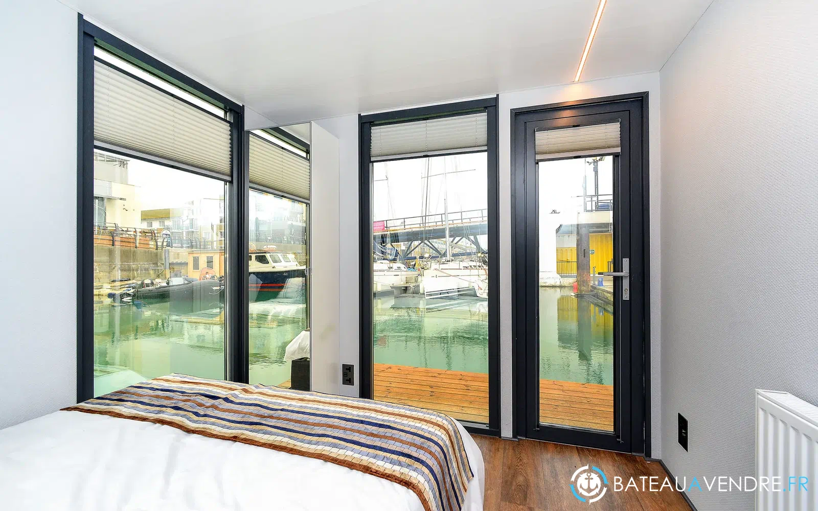 slider 16 La Mare Apartboat XL