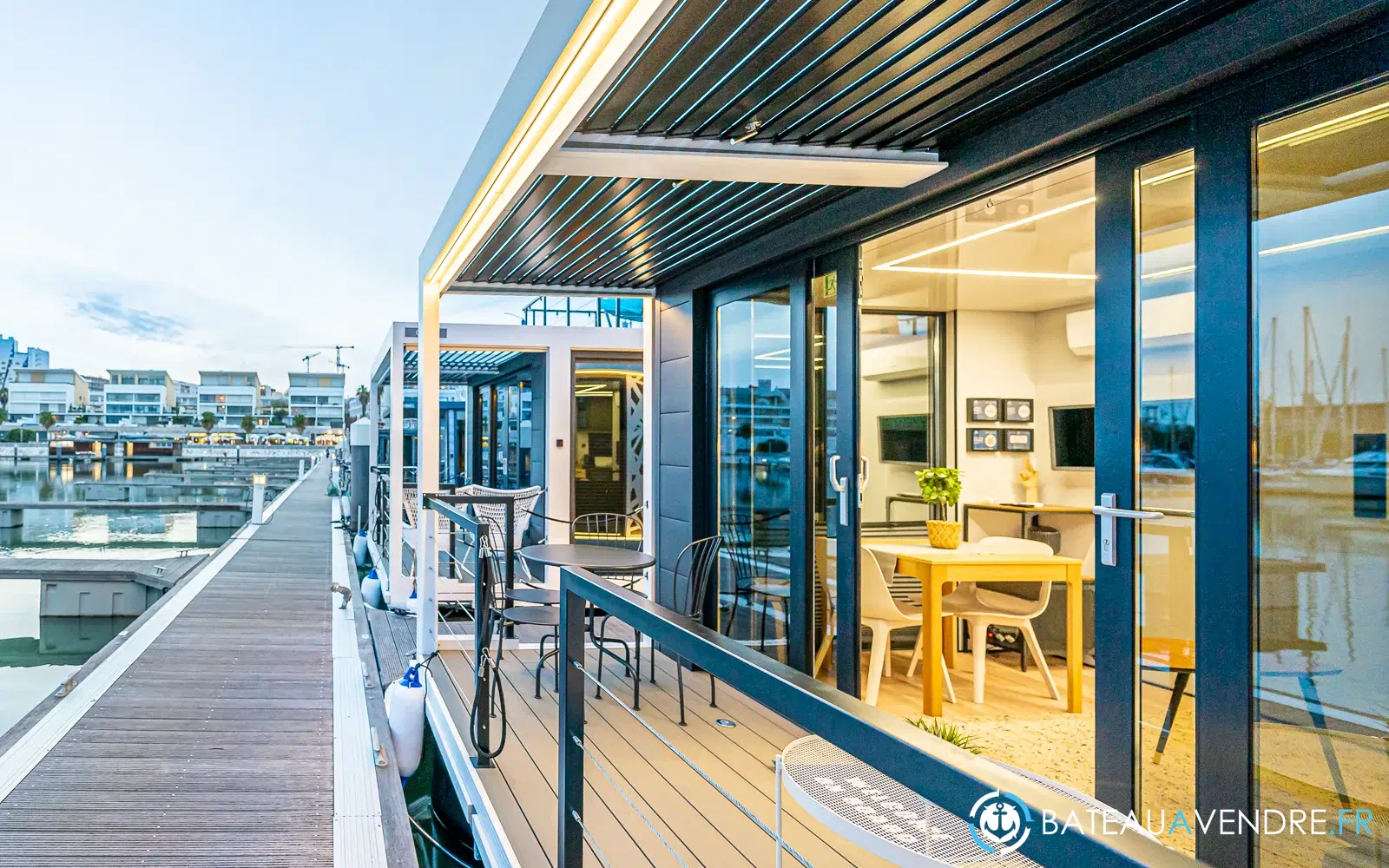 slider 4 La Mare Modern 10